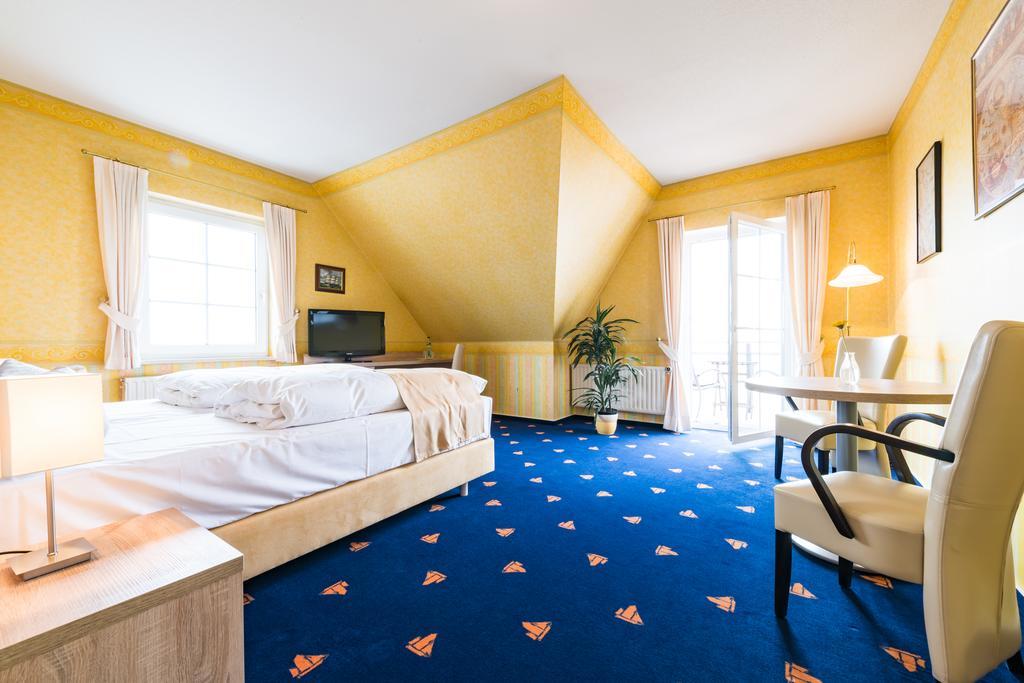 Hotel Boddenhus Garni Zingst Ngoại thất bức ảnh