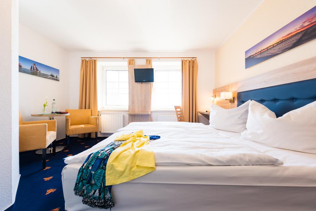 Hotel Boddenhus Garni Zingst Ngoại thất bức ảnh