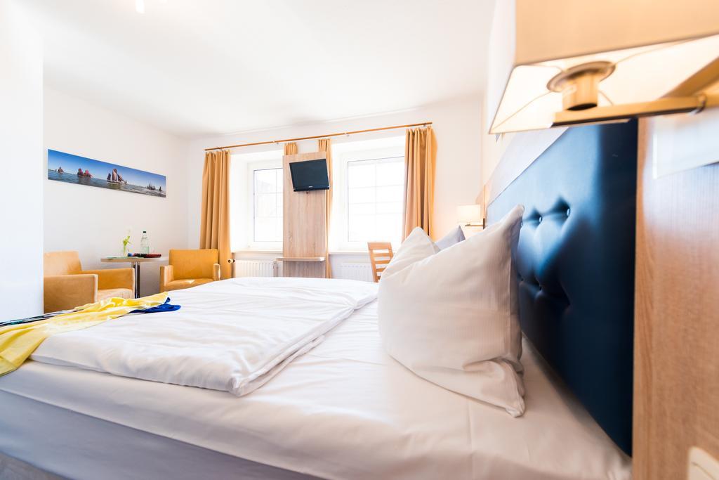 Hotel Boddenhus Garni Zingst Ngoại thất bức ảnh