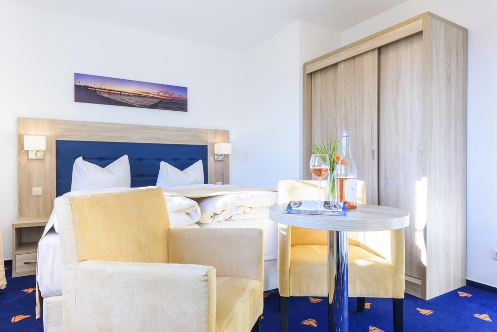 Hotel Boddenhus Garni Zingst Ngoại thất bức ảnh