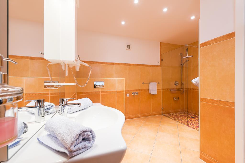 Hotel Boddenhus Garni Zingst Ngoại thất bức ảnh